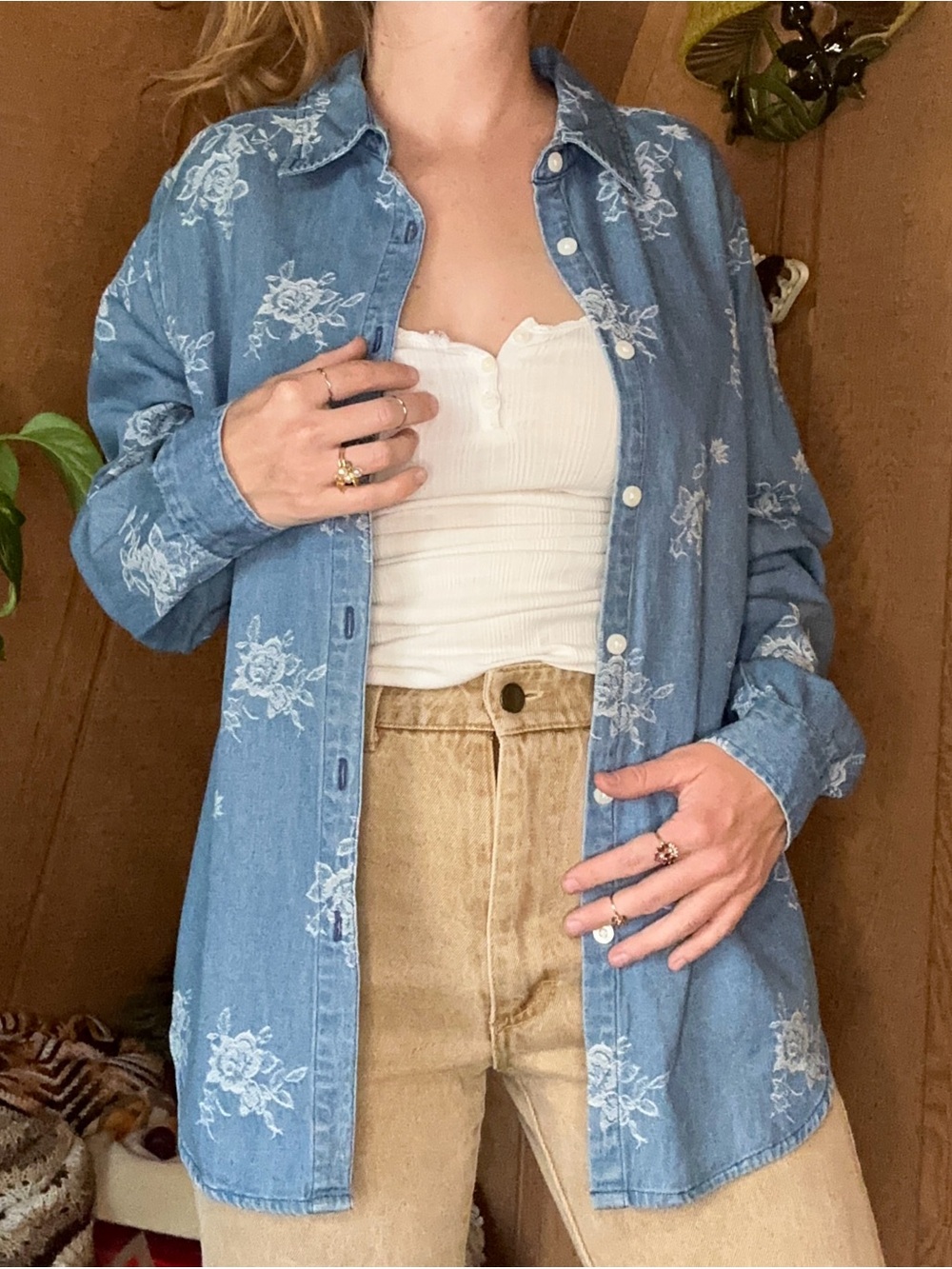 Vintage 2000s Gloria Vanderbilt Floral Embroidered Denim Shirt – Women’s Medium